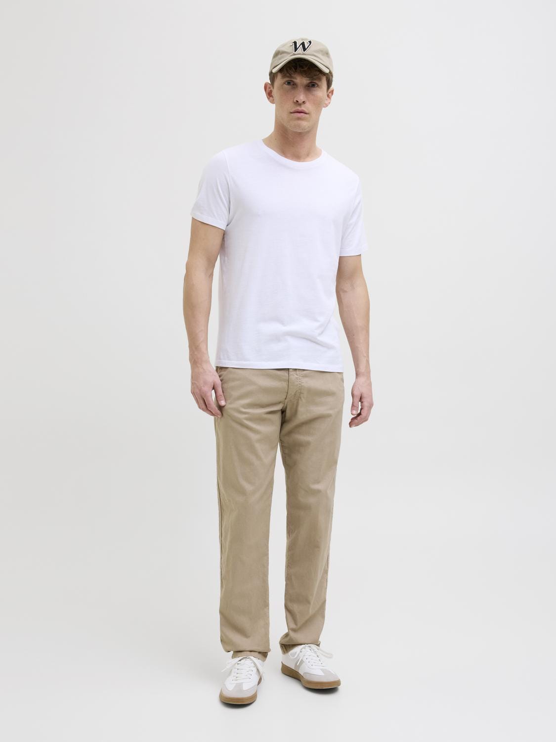 model_shot-front_full